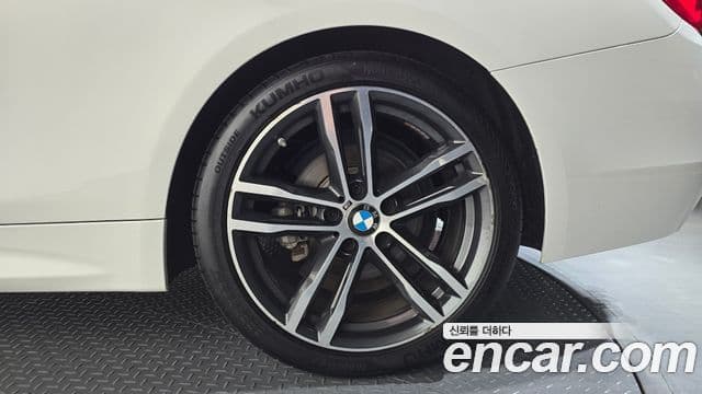 BMW 4 Series 2018 — Photo 27/32