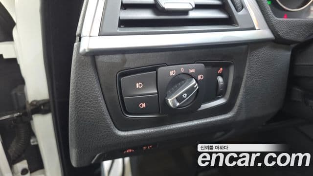 BMW 4 Series 2018 — Photo 26/32