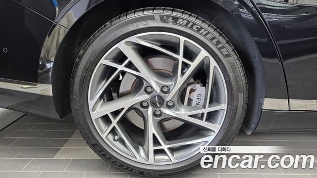 Genesis G90 2022 — Şəkil 8/20