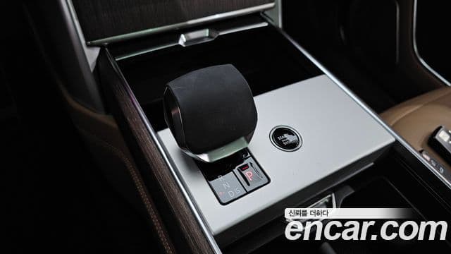Land Rover Range Rover 2025 — Photo 22/42