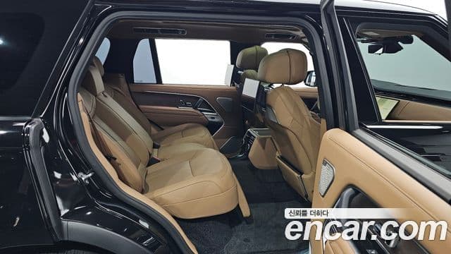 Land Rover Range Rover 2025 — Photo 28/42