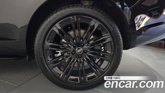 Land Rover Range Rover 2025 — Photo 14/42