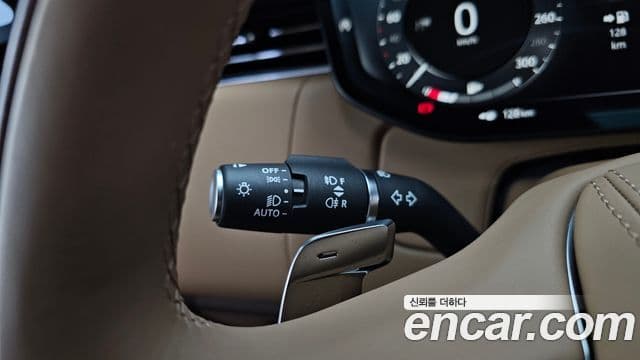 Land Rover Range Rover 2025 — Photo 30/42