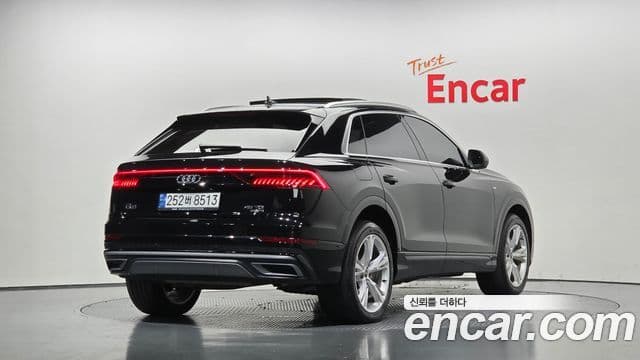 Audi Q8 2022 — ფოტო 20/36