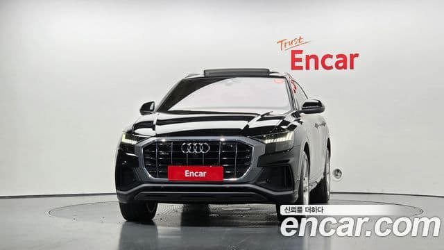 Audi Q8 2022 — ფოტო 30/36