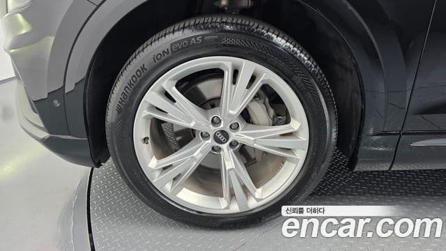 Audi Q8 2022 — ფოტო 25/36