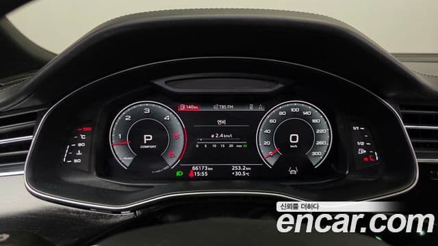 Audi Q8 2022 — ფოტო 5/36