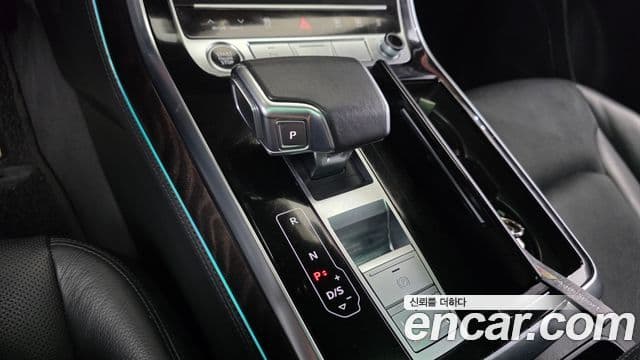 Audi Q8 2022 — ფოტო 6/36