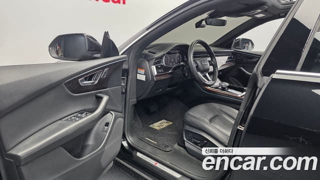 Audi Q8 2022 — ფოტო 15/36