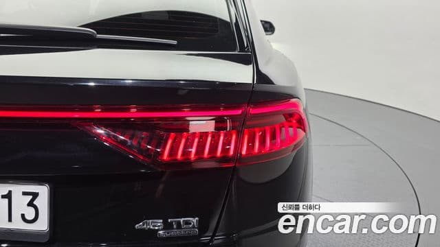 Audi Q8 2022 — ფოტო 19/36