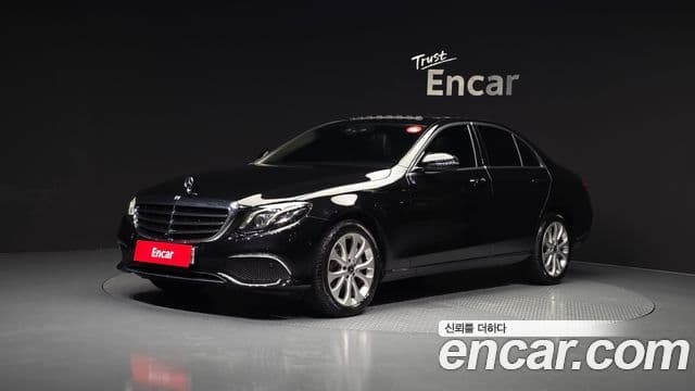 Mercedes-Benz E-Class 2018 — Şəkil 16/20
