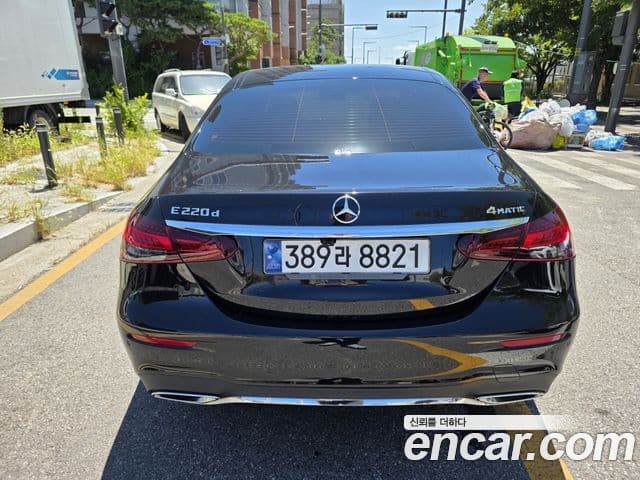 Mercedes-Benz E-Class 2021 — ფოტო 11/20
