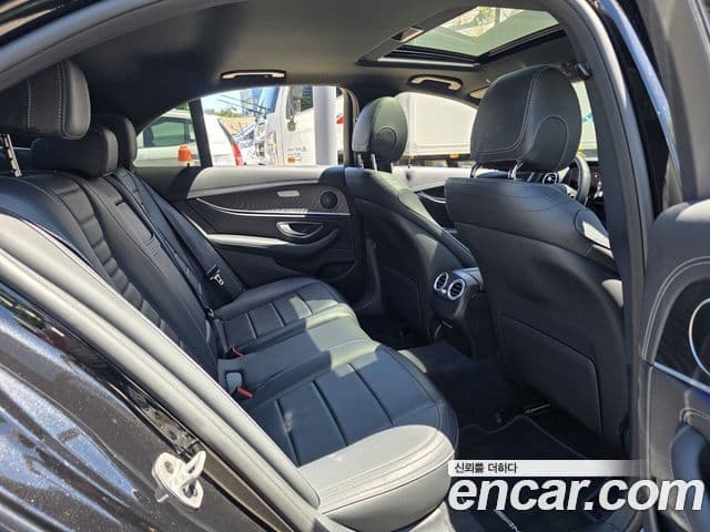 Mercedes-Benz E-Class 2021 — ფოტო 12/20
