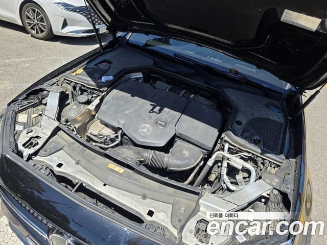 Mercedes-Benz E-Class 2021 — ფოტო 7/20