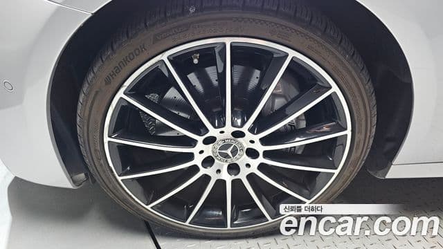 Mercedes-Benz E-Class 2018 — ფოტო 6/36