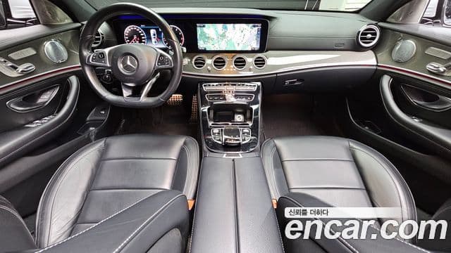 Mercedes-Benz E-Class 2018 — ფოტო 14/36