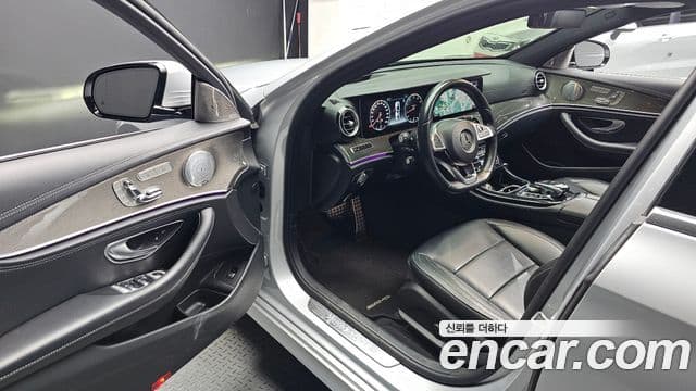 Mercedes-Benz E-Class 2018 — ფოტო 27/36