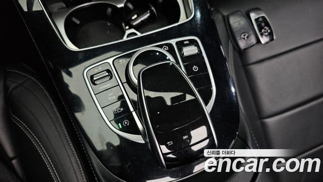 Mercedes-Benz E-Class 2018 — ფოტო 16/36