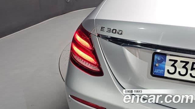 Mercedes-Benz E-Class 2018 — ფოტო 4/36