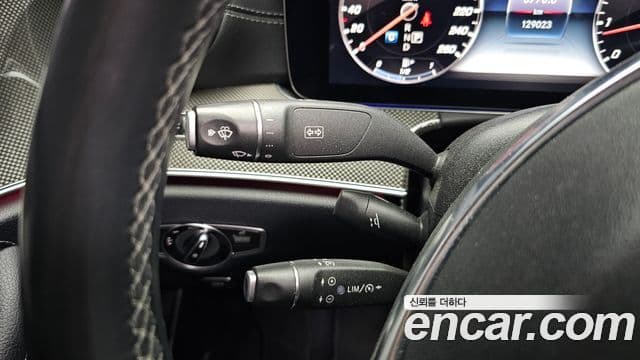 Mercedes-Benz E-Class 2018 — ფოტო 20/36