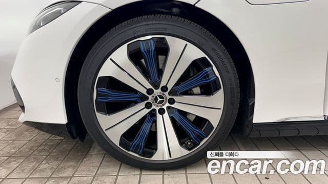 Mercedes-Benz EQS 2023 — ფოტო 6/20