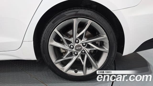 Genesis G70 2022 — Photo 12/39
