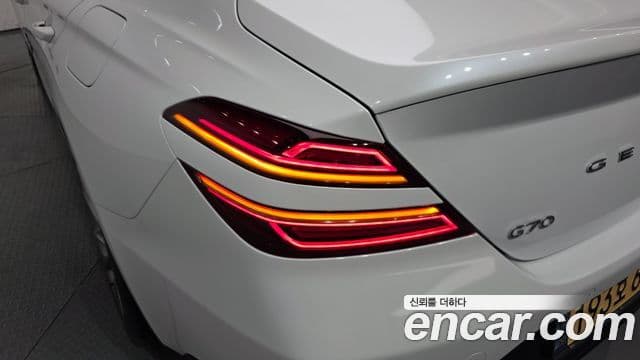Genesis G70 2022 — Photo 8/39