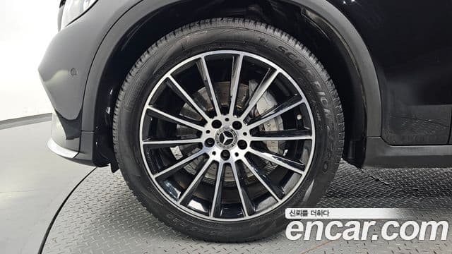 Mercedes-Benz GLC-Class 2019 — Şəkil 31/34