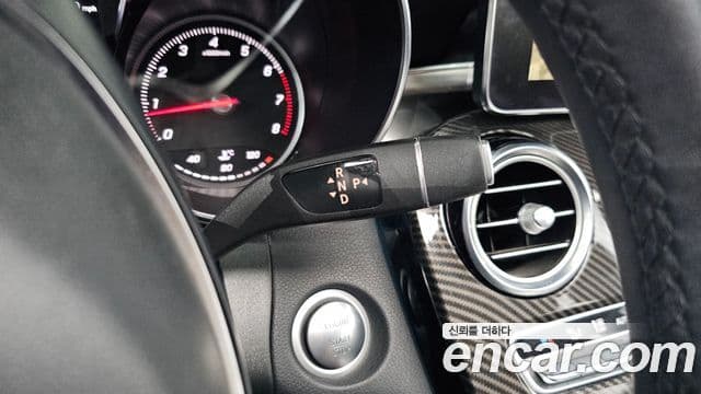 Mercedes-Benz GLC-Class 2019 — Şəkil 19/34