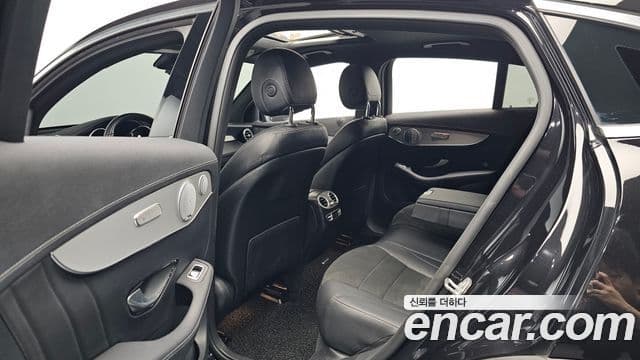 Mercedes-Benz GLC-Class 2019 — Şəkil 26/34
