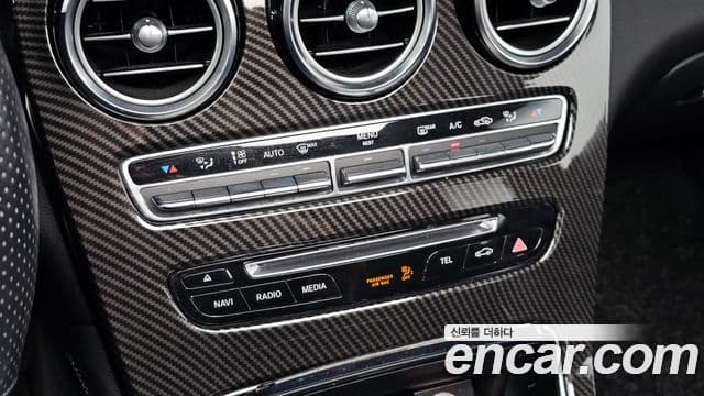 Mercedes-Benz GLC-Class 2019 — Şəkil 16/34