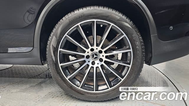 Mercedes-Benz GLC-Class 2019 — Şəkil 12/34
