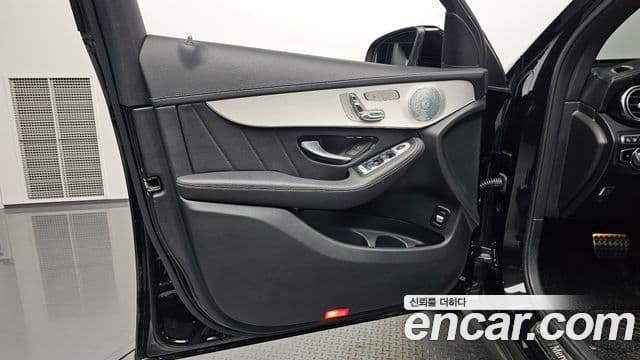 Mercedes-Benz GLC-Class 2019 — Şəkil 27/34