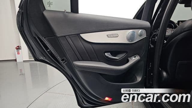 Mercedes-Benz GLC-Class 2019 — Şəkil 4/34