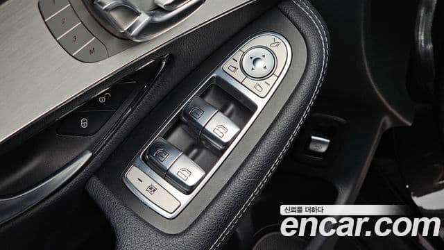Mercedes-Benz GLC-Class 2019 — Şəkil 24/34