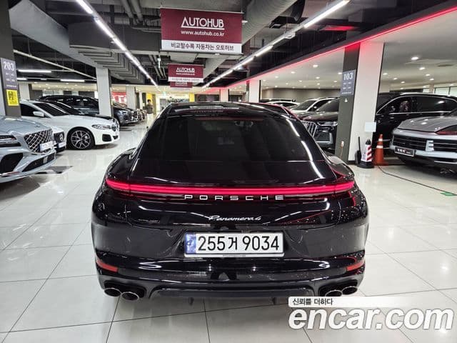 Porsche Panamera 2024 — ფოტო 18/20