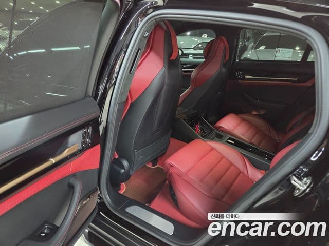 Porsche Panamera 2024 — ფოტო 7/20