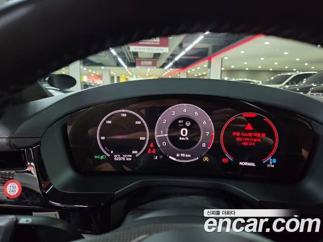 Porsche Panamera 2024 — ფოტო 16/20