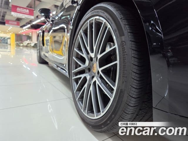 Porsche Panamera 2024 — ფოტო 14/20