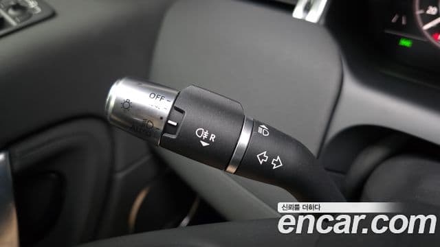 Land Rover Discovery Sport 2020 — Şəkil 32/33