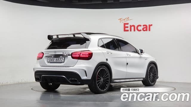 Mercedes-Benz GLA-Class 2018 — ფოტო 7/33