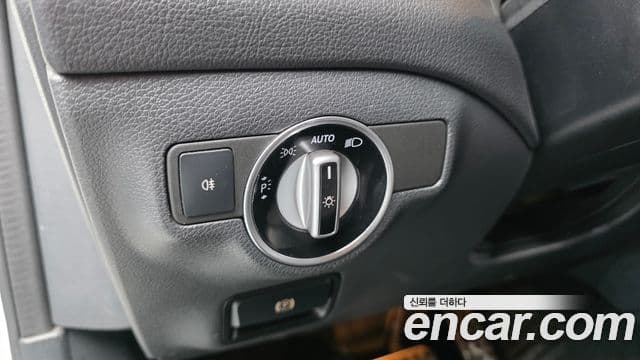 Mercedes-Benz GLA-Class 2018 — ფოტო 6/33