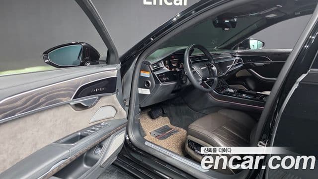 Audi A8 2021 — Photo 11/39