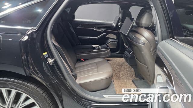Audi A8 2021 — Photo 26/39
