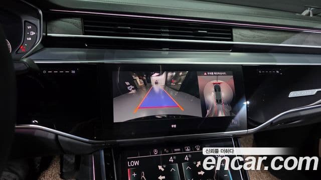 Audi A8 2021 — Photo 14/39