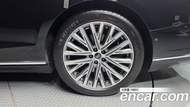 Audi A8 2021 — Photo 27/39