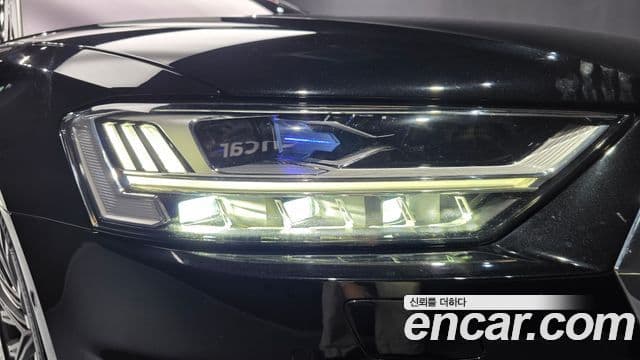 Audi A8 2021 — Photo 25/39