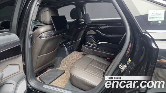 Audi A8 2021 — Photo 31/39