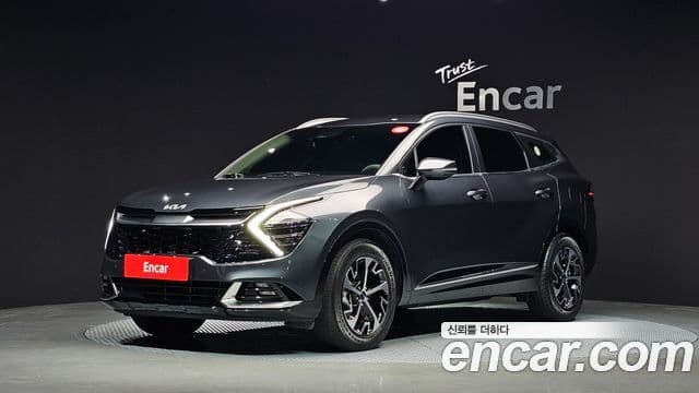 Kia Sportage 2022 — Фото 1/20