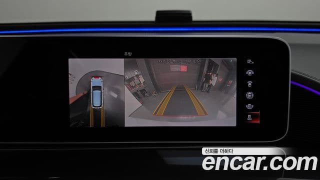 Mercedes-Benz EQC 2020 — ფოტო 24/34